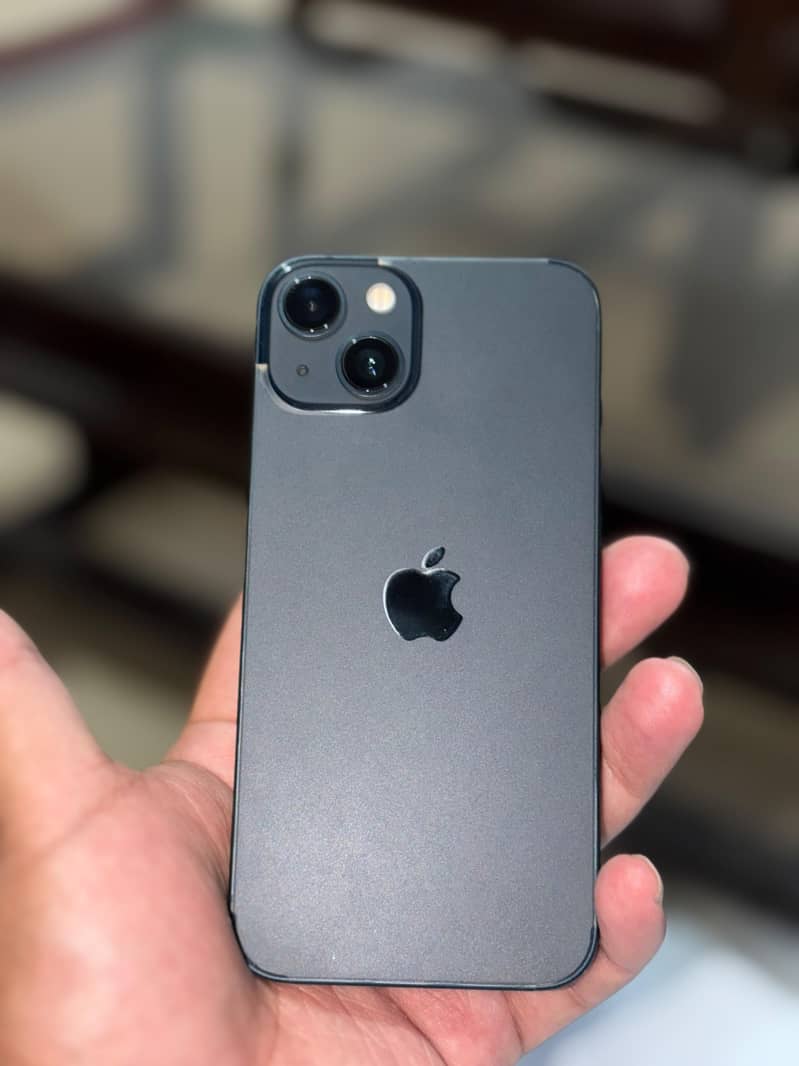 Apple iPhone 13 0