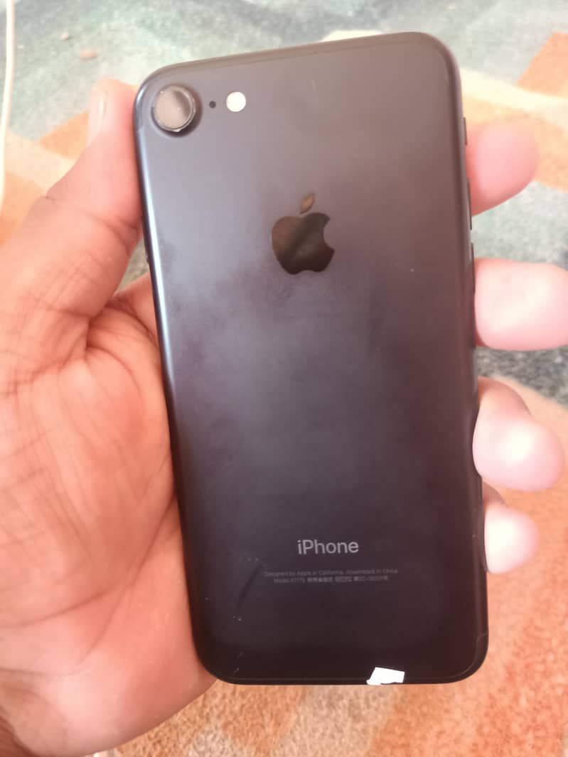 Apple iPhone 7 0