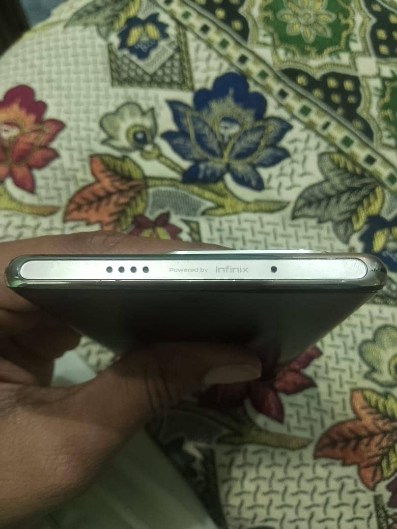 Infinix Zero 30 7