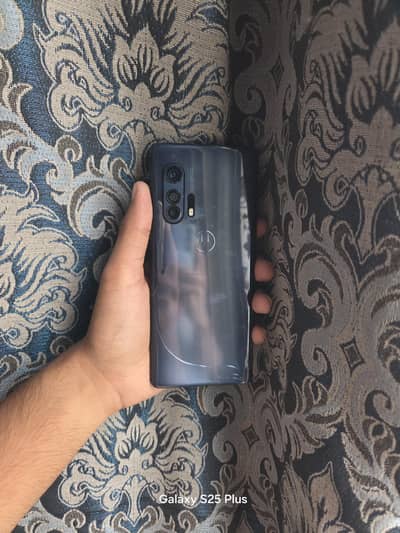 Motorola Edge plus ( EXCHANGE POSSIBLE )