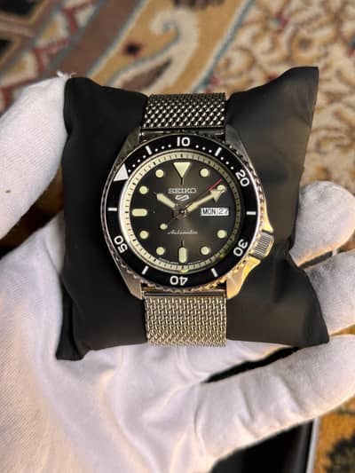 Seiko 5 Sports automatic diver style watch,box and manual included