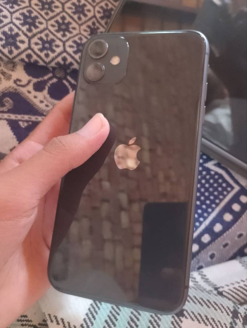 Apple iPhone 11 4