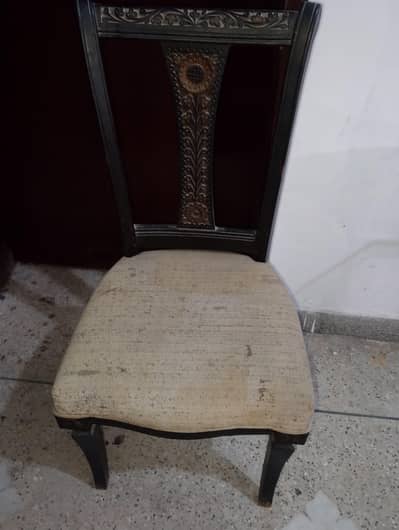 Dining Table urgent sale