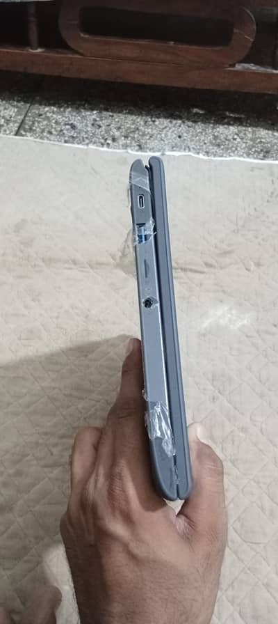 Lenovo 360 rotatioin touch chrome very long lasting battery timing.