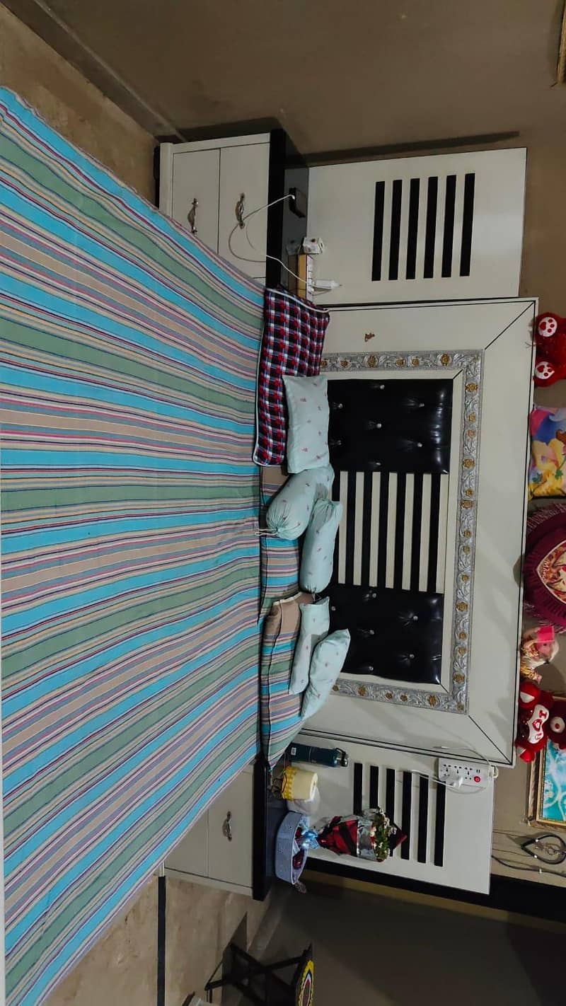 vip bed set with drasing table and side table 0