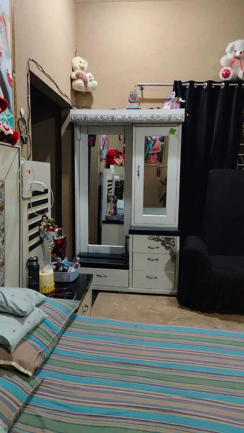 vip bed set with drasing table and side table 4