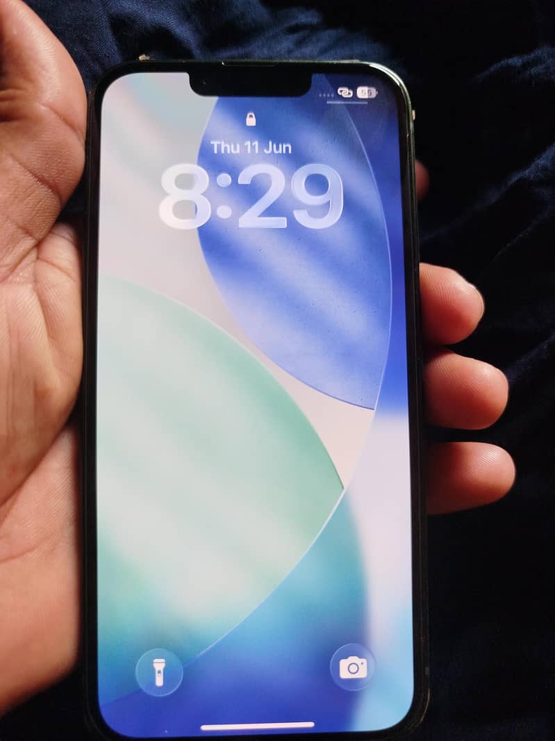 Apple iPhone 13 1