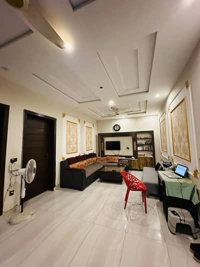 Out Class Facing Park Used House Complete Designer House Honor Construction Solid House