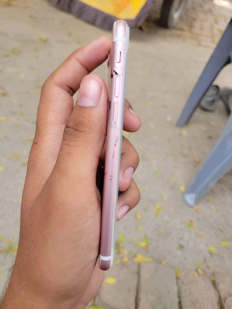 Apple iPhone 7 1