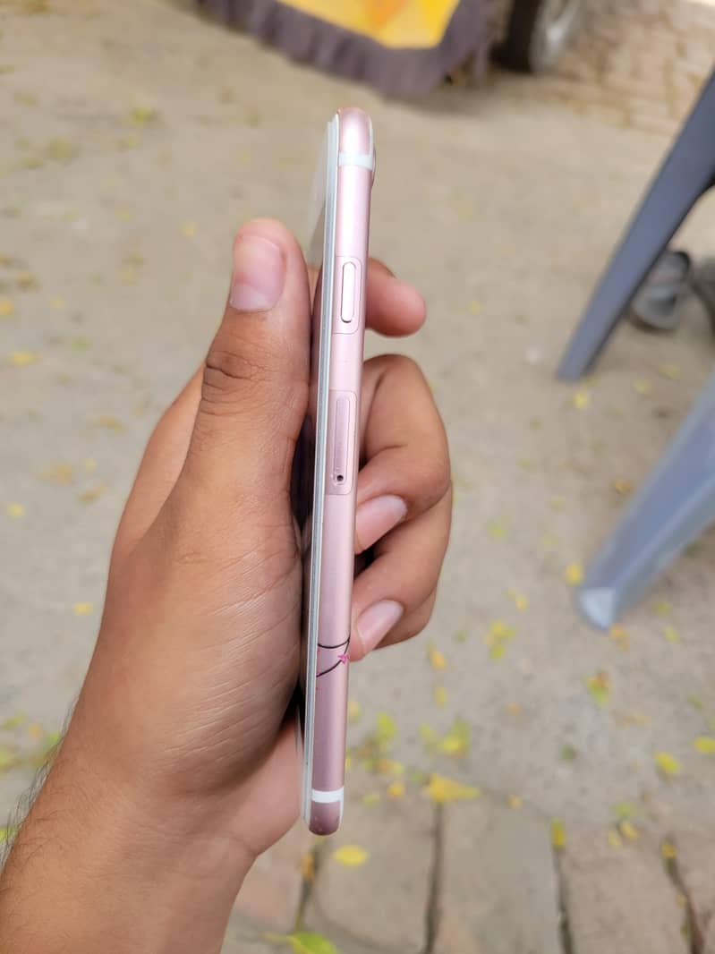 Apple iPhone 7 2
