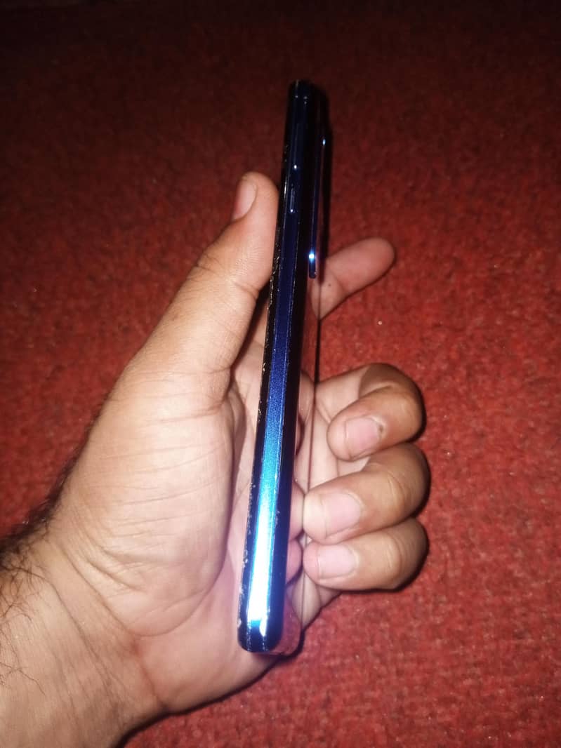 Sharp Aquos R5G 4