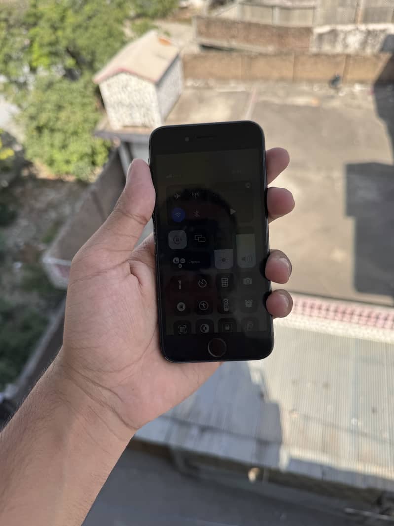 Apple iPhone 7 1