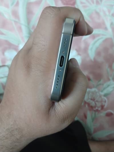 Apple iPhone 16 Pro