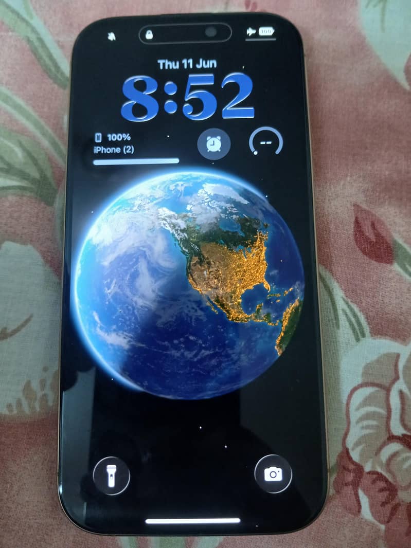 Apple iPhone 16 Pro 1