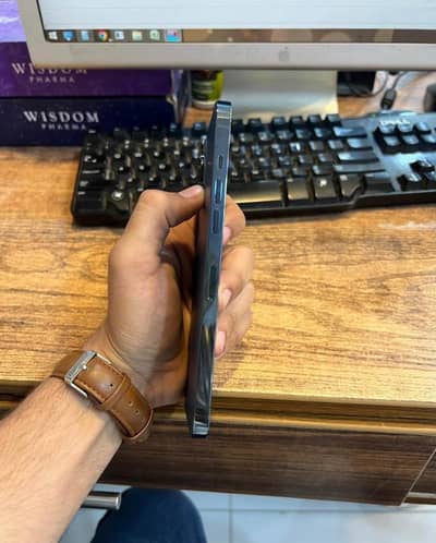 Apple iPhone 12 Pro Max factory unlocke