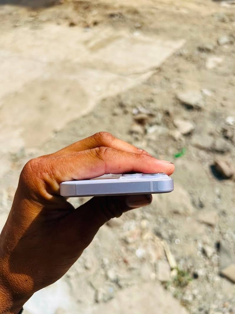 Apple iPhone 14 e sim 4