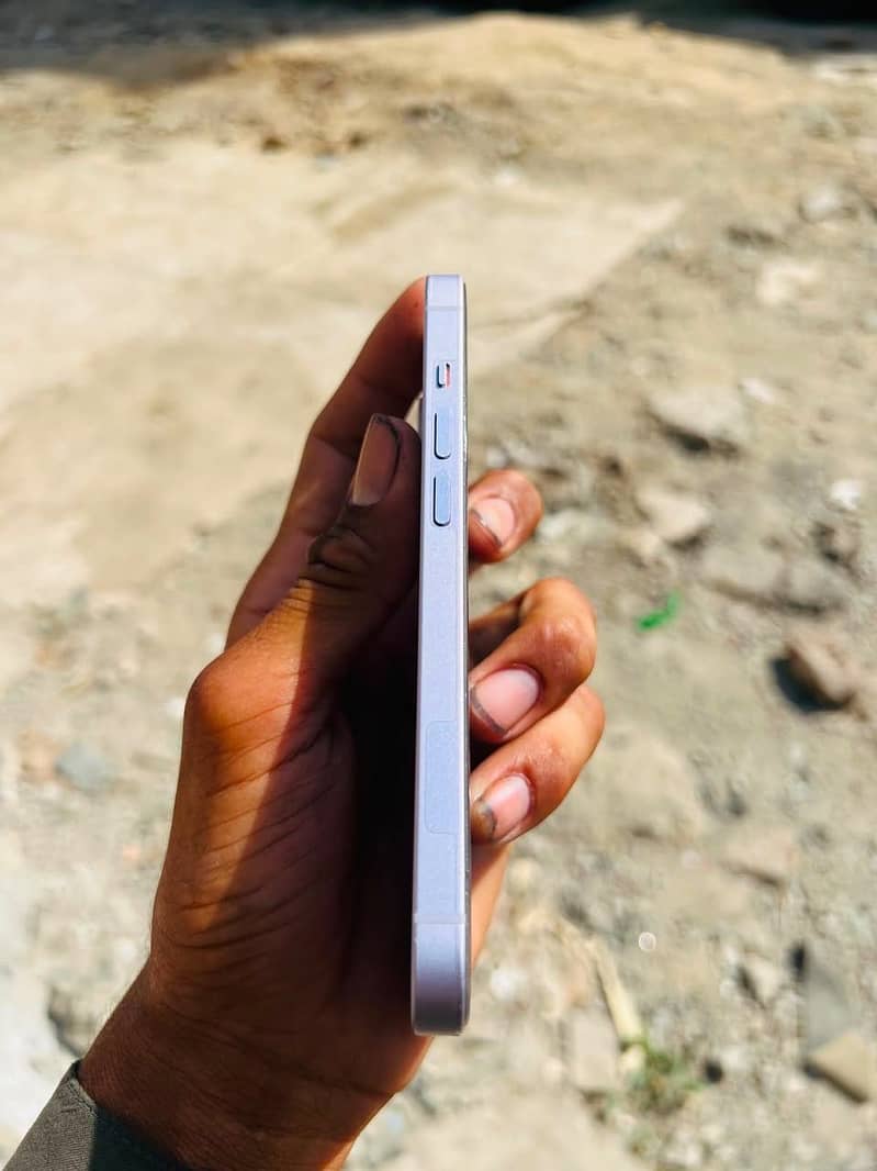 Apple iPhone 14 e sim 5