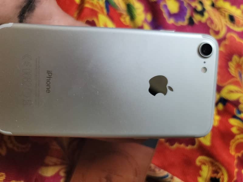 Apple iPhone 7 3