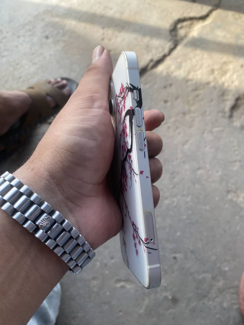 Apple iPhone 13 3