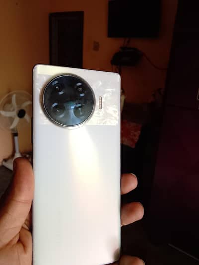 Tecno Spark 20 Pro Plus 10/10 total original Bas Ek Chhota Sa dot hai