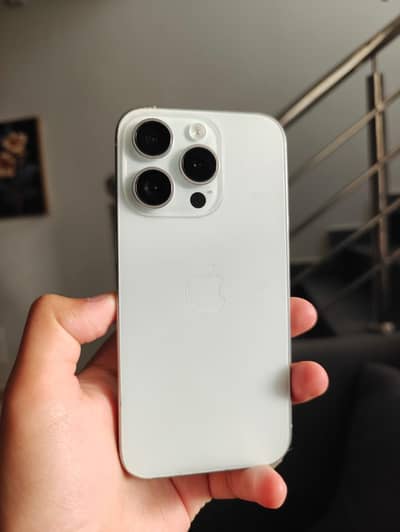 Apple iPhone 15 Pro 10/10 condition Panel change scratch less mobile