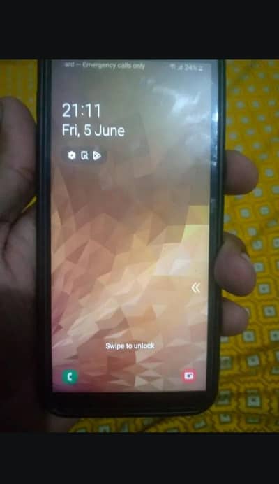 Samsung Mobile J6