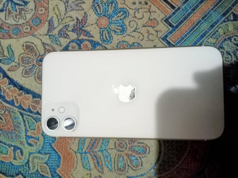 Apple iPhone 11 3