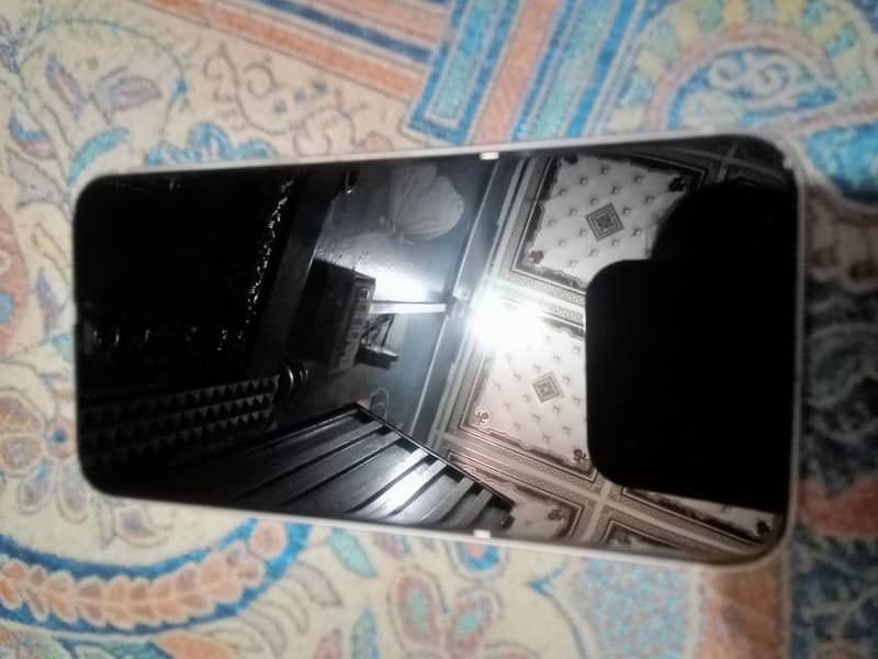 Apple iPhone 11 4