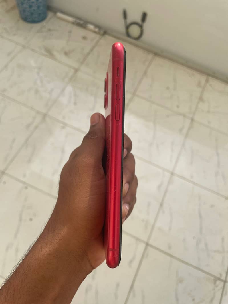 Apple iPhone 11 4