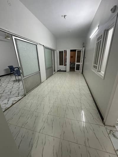 SILENT COMMERCIAL PORTION AVAILABLE FOR OFFICE PROME LOCATION 60 FT ROAD GULSHAN-E-IQBAL BLOCK 3/D1