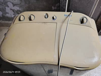 Hair washing machine