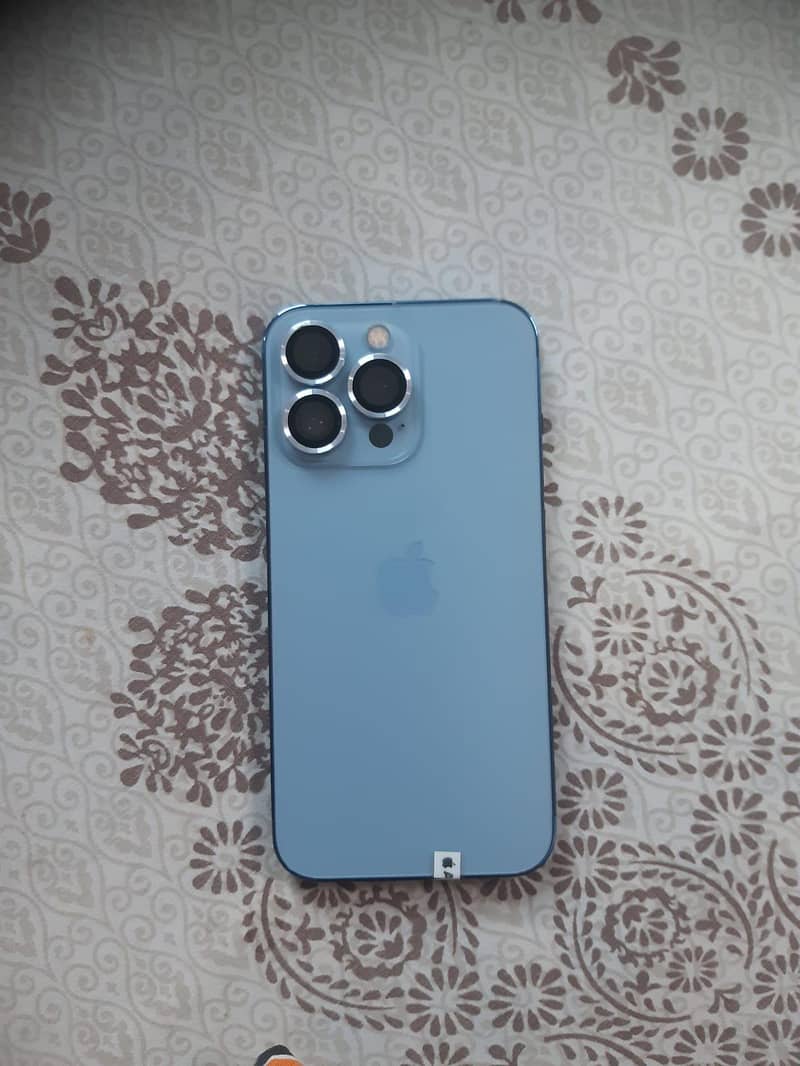 Apple iPhone 13 3