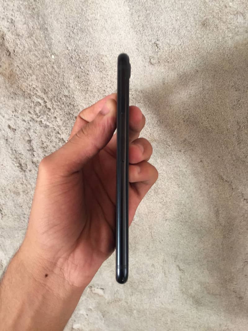 iPhone SE 3rd gen 1