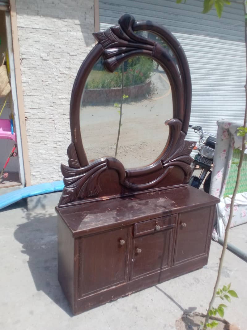 dressing table 0