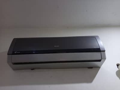 Gree Ac 10/10 condition Koi masla Nahin hai bilk 03244913760 okay hai