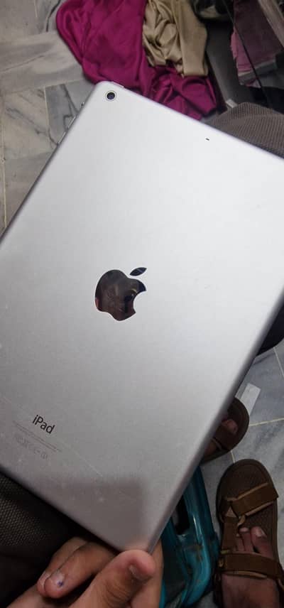 ipad air 1 gen 32 gb memory call for more information