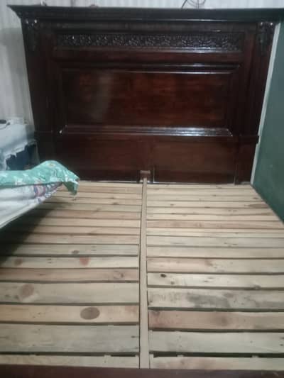 wood bed set with shukes bhut kam usd hoa hai