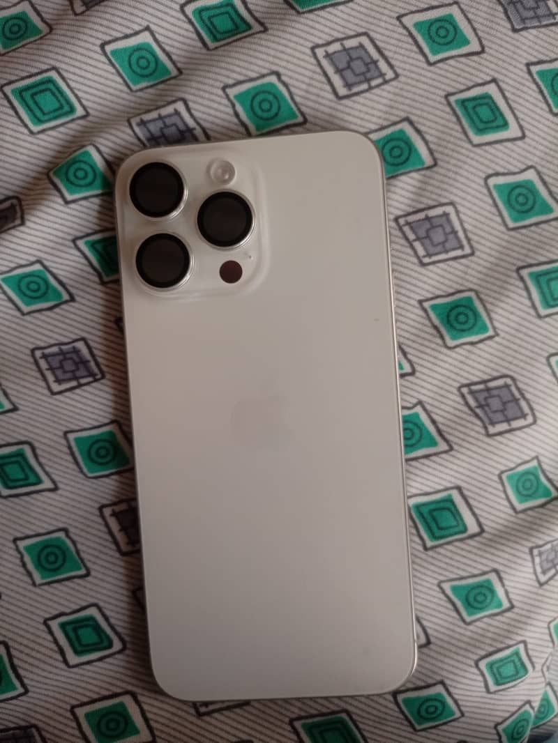 iPhone 15 pro max 0