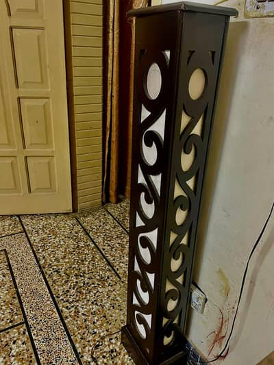 wooden decorative floor lamp with 2bulbs like new-Rs6500
