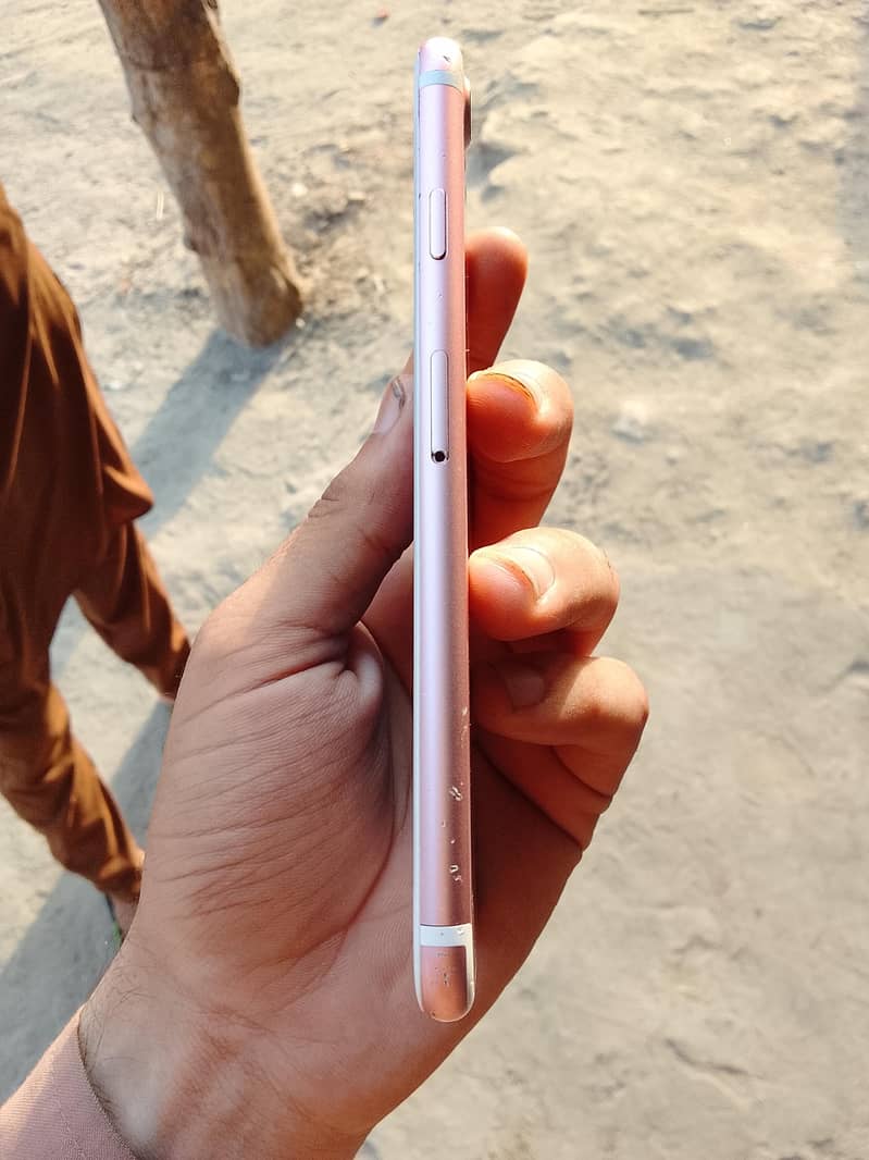 Apple iPhone 7 1