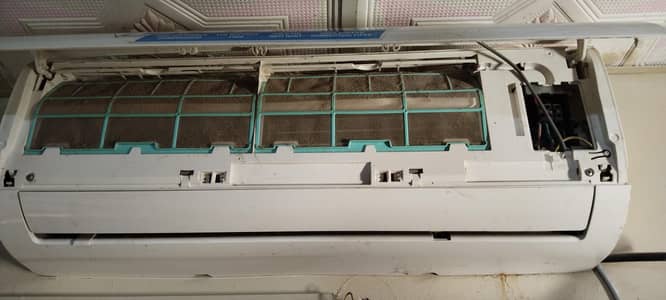 Dawlance 1 ton split a,c gass isuu hy