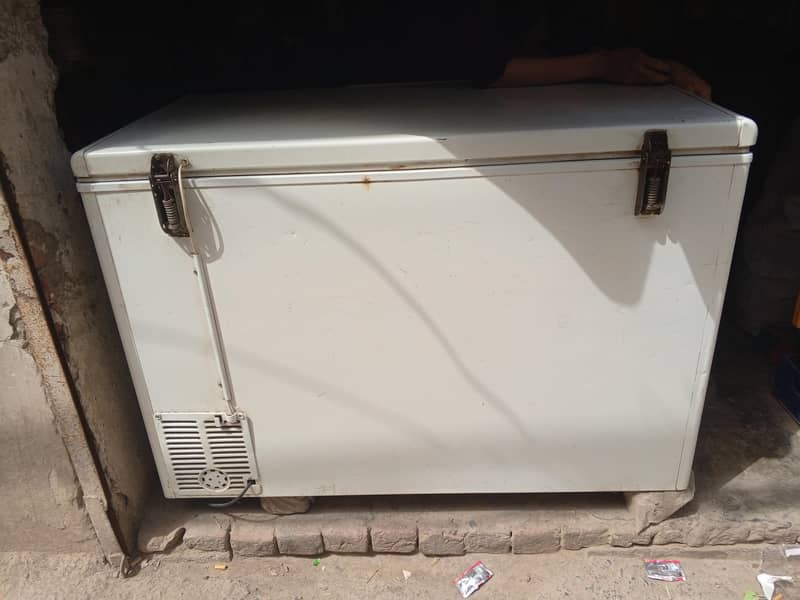 D freezer 0