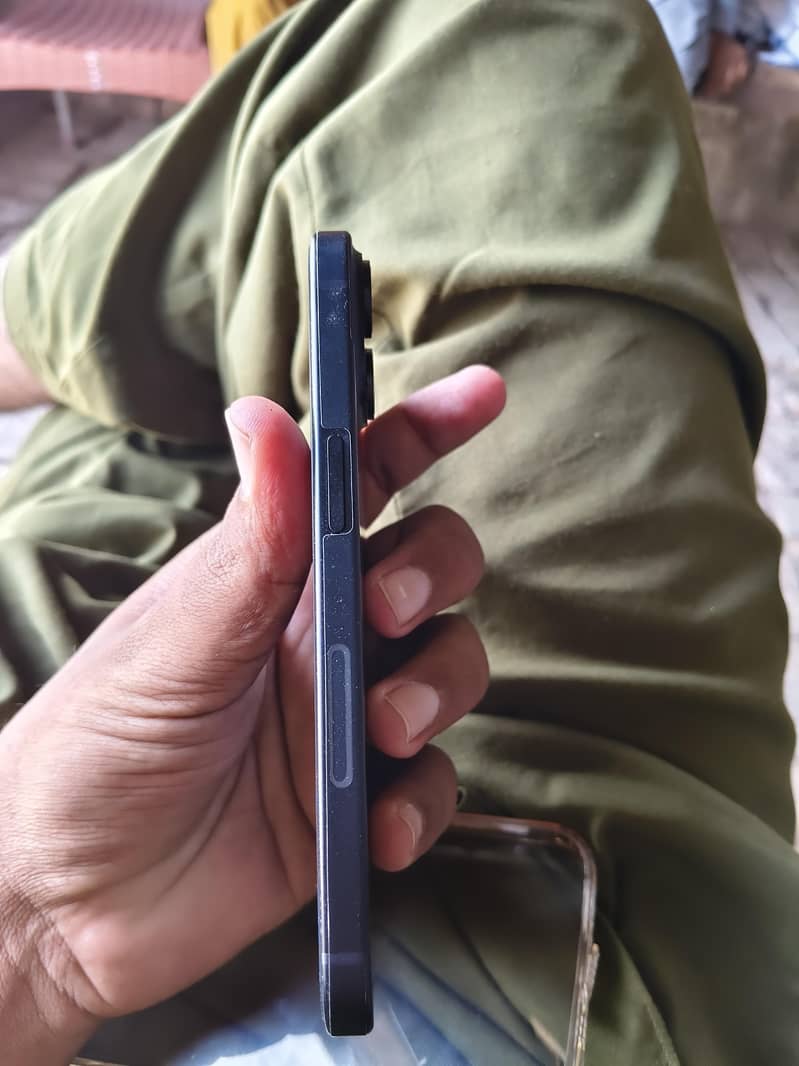 Apple iPhone 15 3