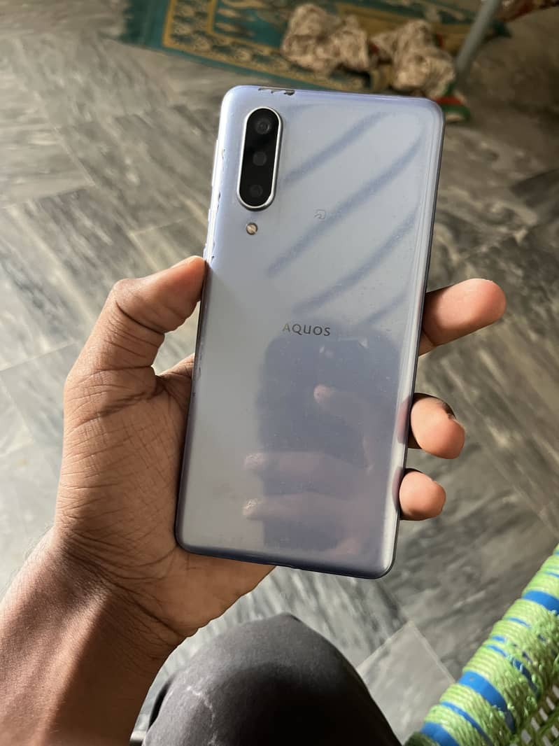 Sharp Aquos Zero 0