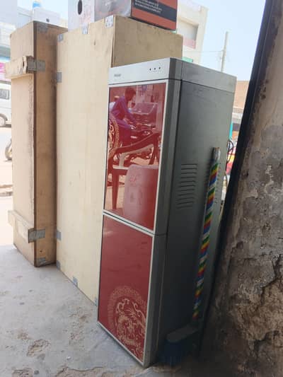 Haier refrigerator and water dispenser