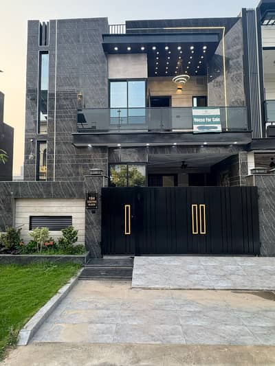 5 Marla Brand New House for Sale in Executive Block Park View City Lahore