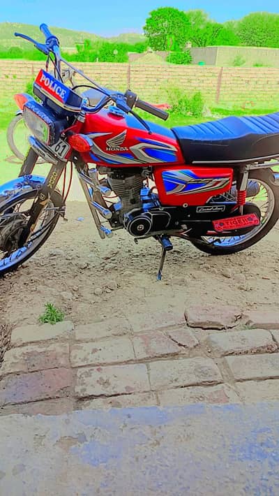 Honda 125 2022 model  bhtren condetion mn ha koi kam ni hona wala