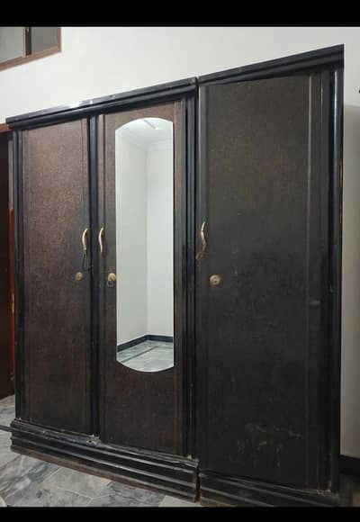 Almari 3 Door (iron)