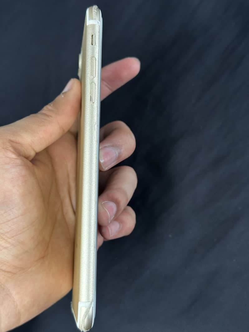 Apple iPhone 7 Plus 2