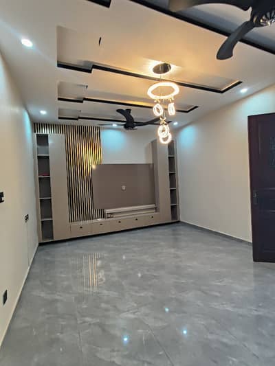 Fmc New 8 Marla Ground Portion For Rent Near To The Merkaz Top Location House